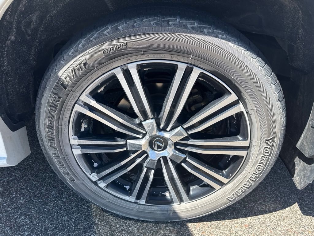 Used 2020 White Lexus 570 image 16