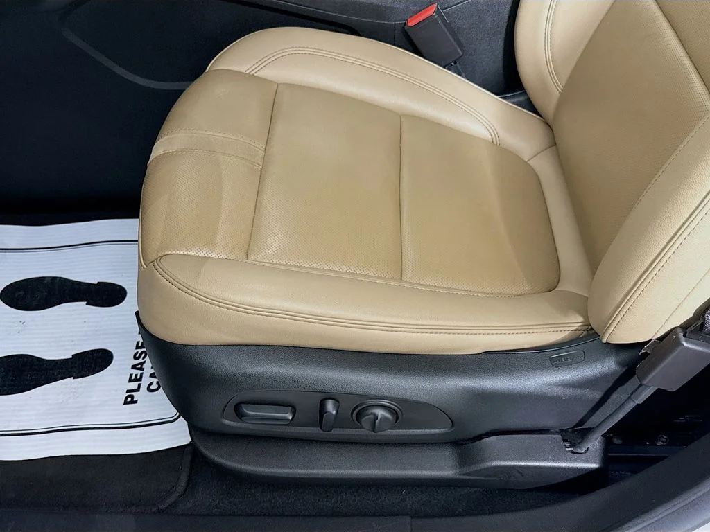 Used 2023 Beige Chevrolet Premier image 20