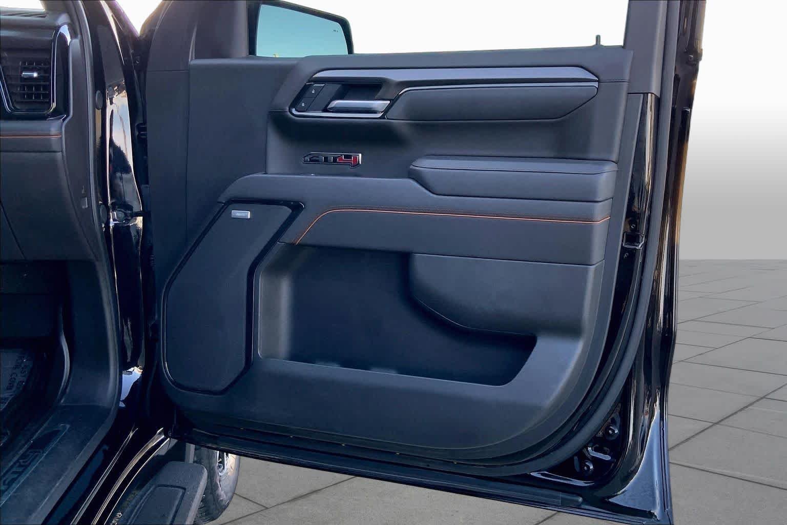 Used 2025 Onyx Black GMC AT4 image 23