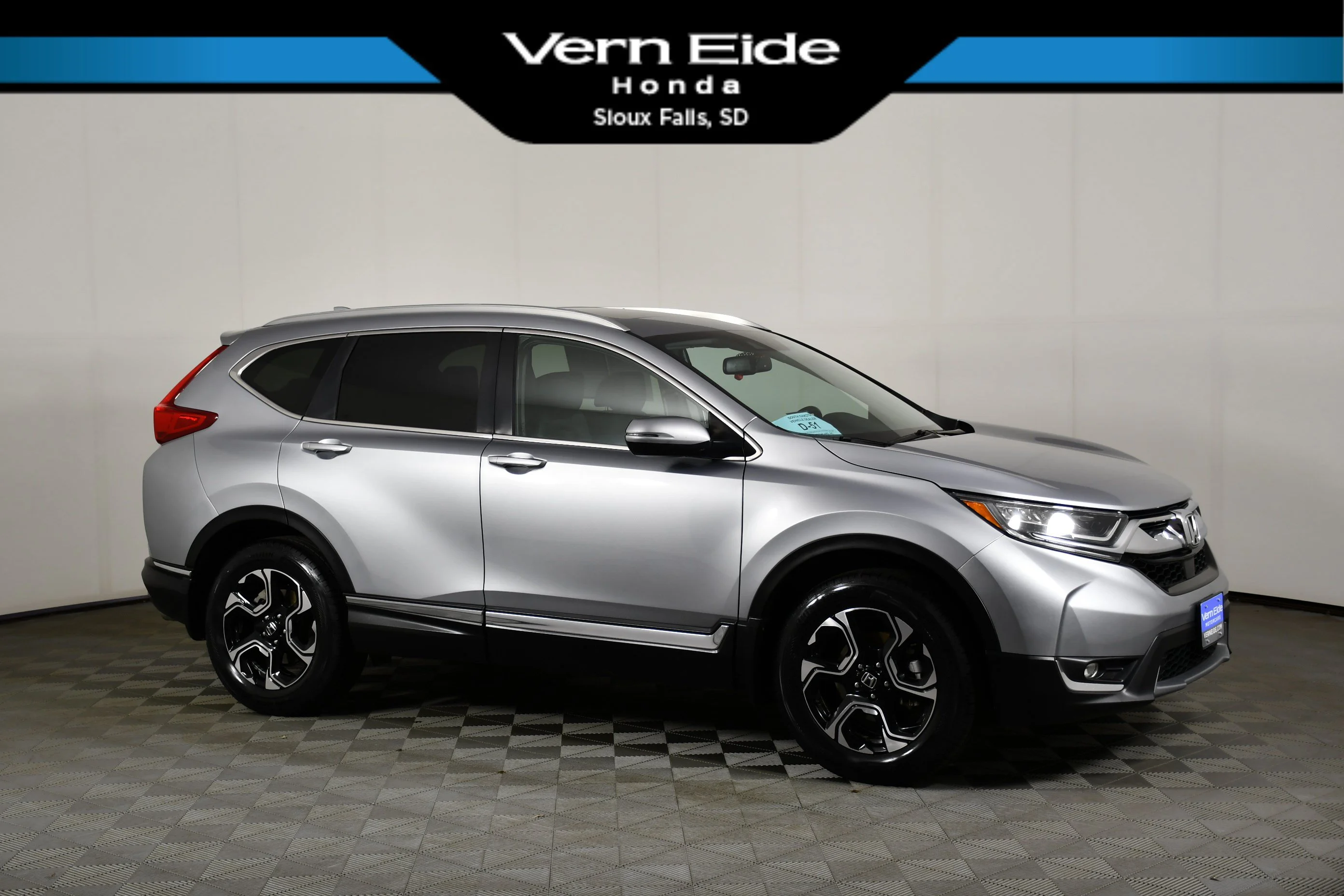 Used 2019 Lunar Silver Metallic Honda Touring image 1