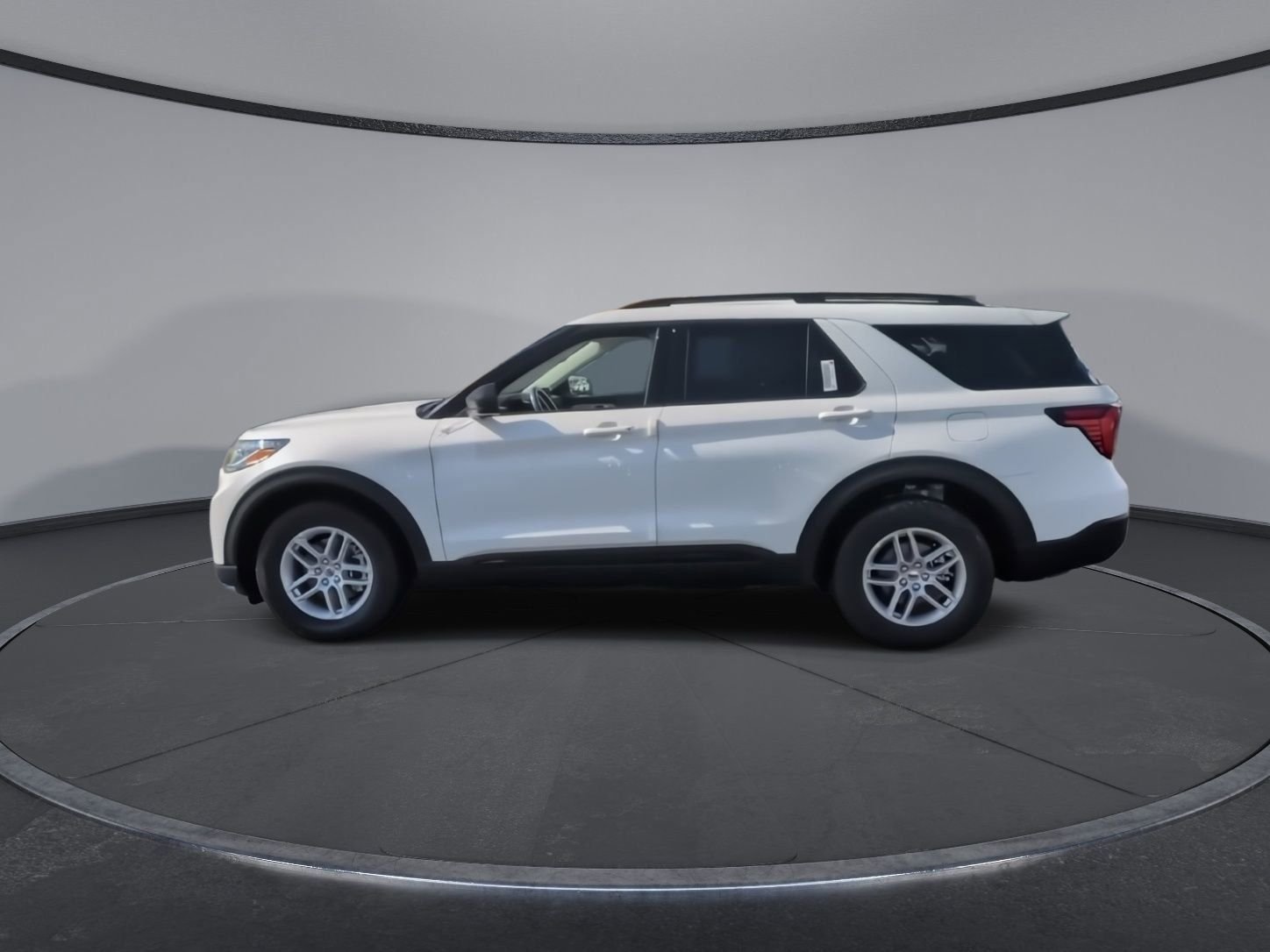 New 2026 Star White Ford Active image 5