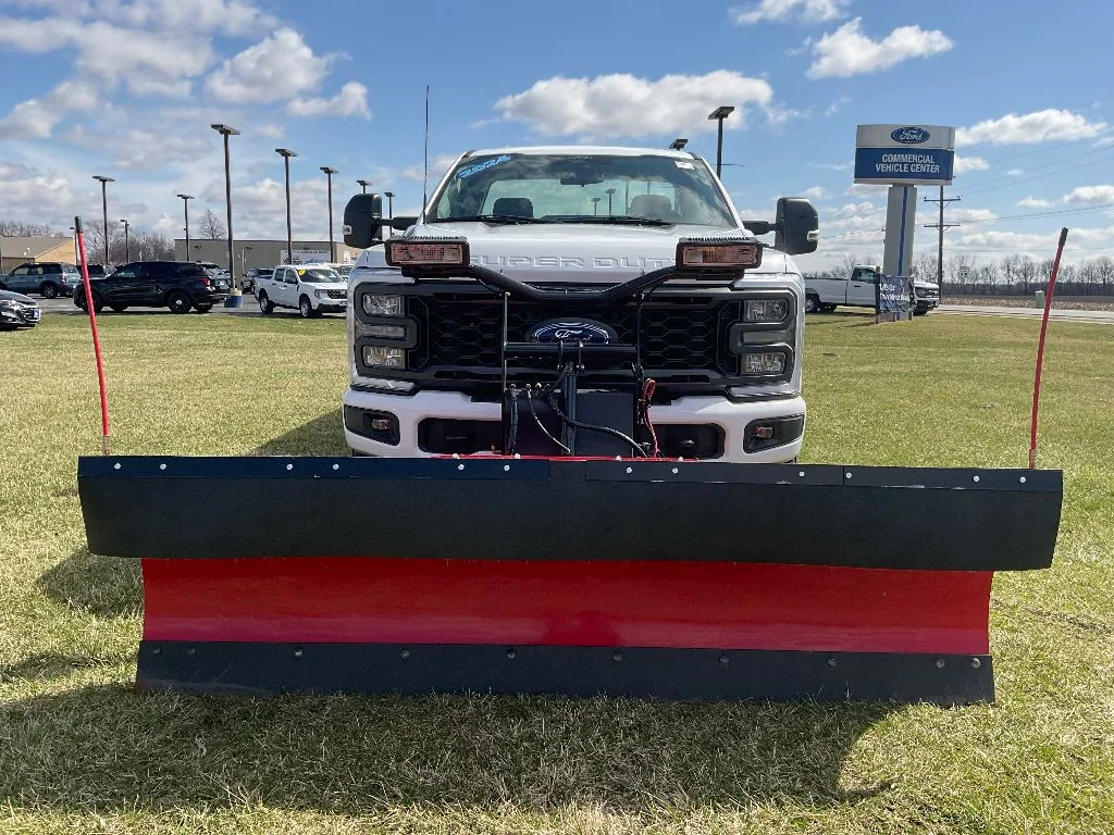 2024 Ford F-250 XL 4x4 Regular Cab 8' Box's photo
