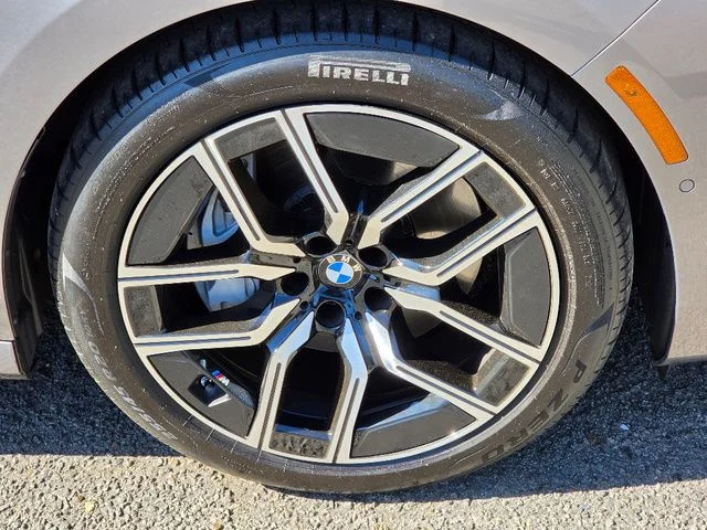 2023 BMW 7 Series 740i - Photo 9