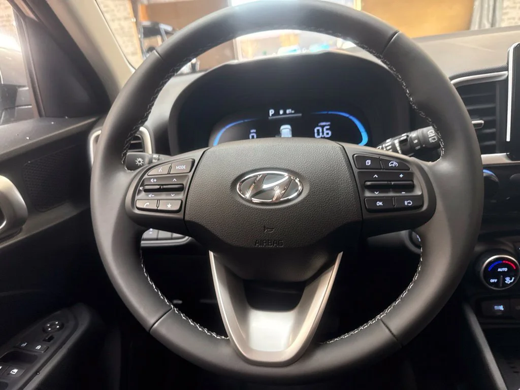 New 2026 Shimmering Silver Hyundai SEL image 24