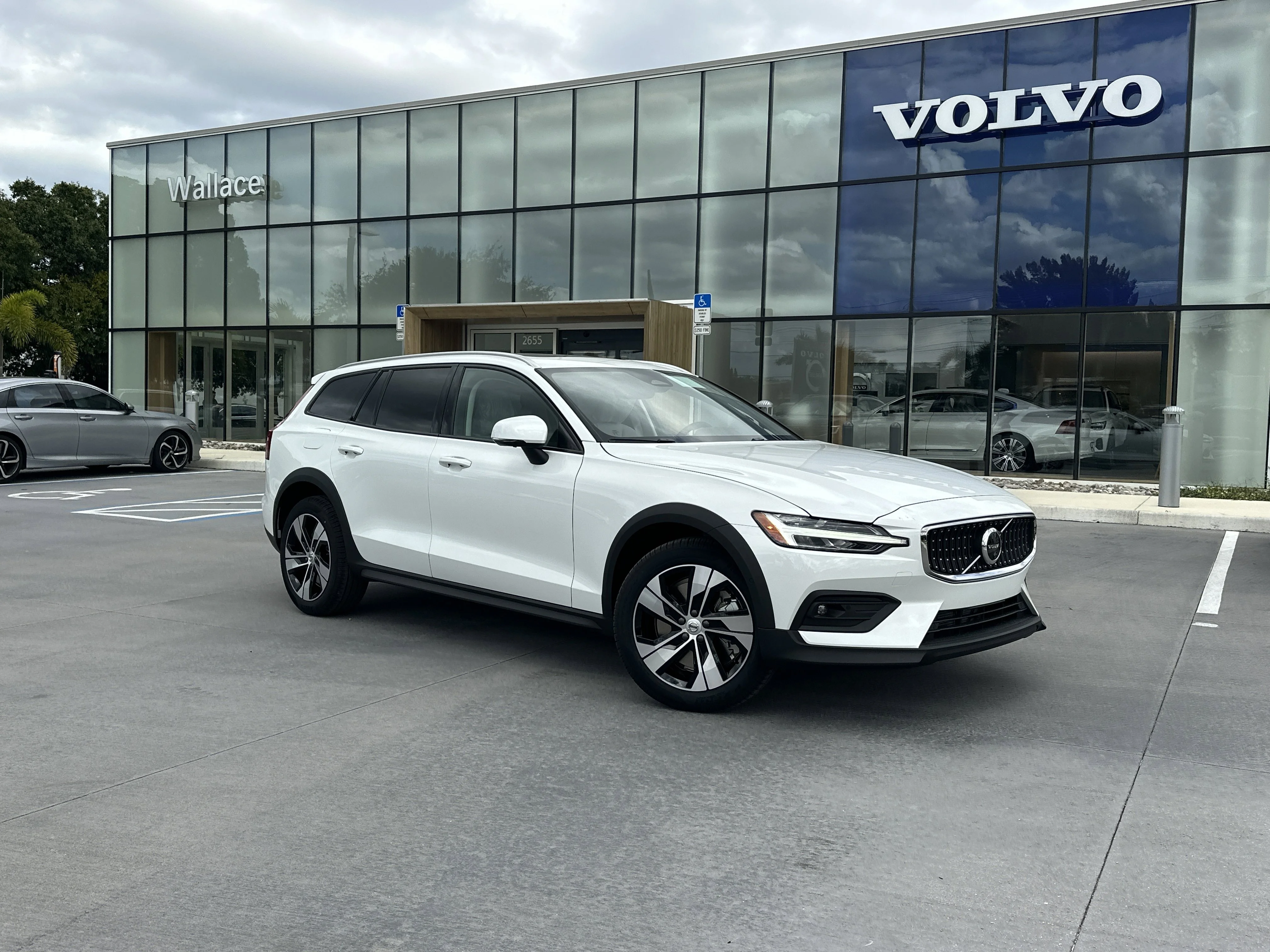 2026 Volvo V60 Cross Country