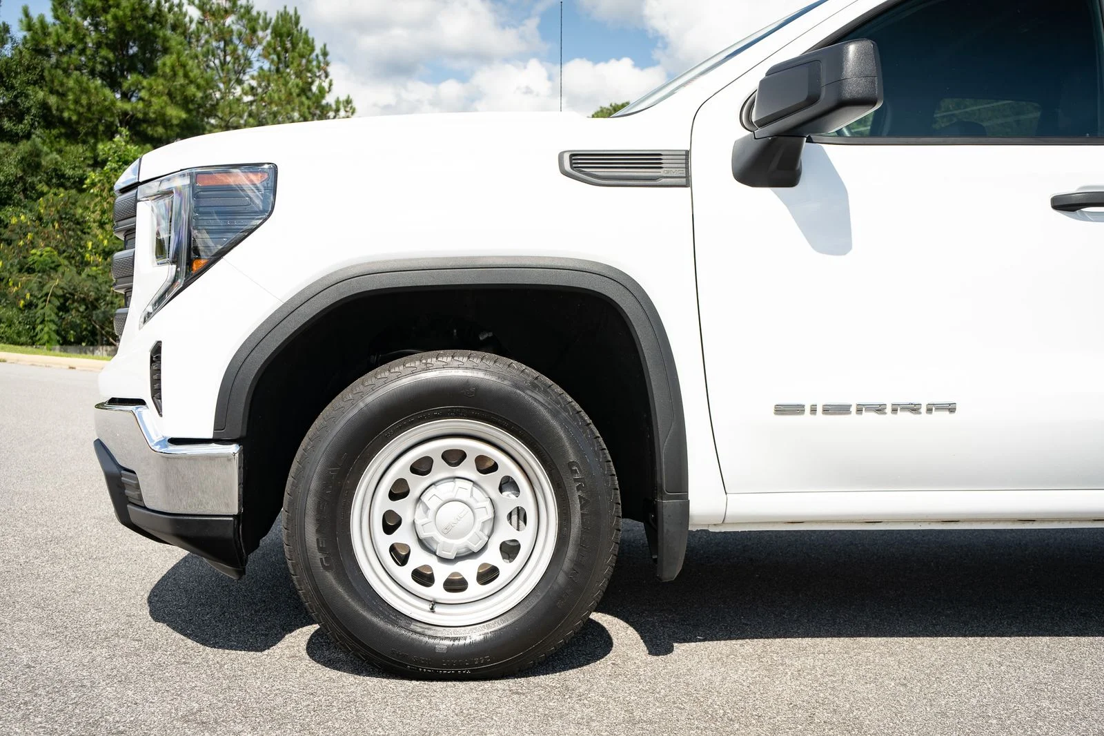Used 2023 White GMC Pro image 4