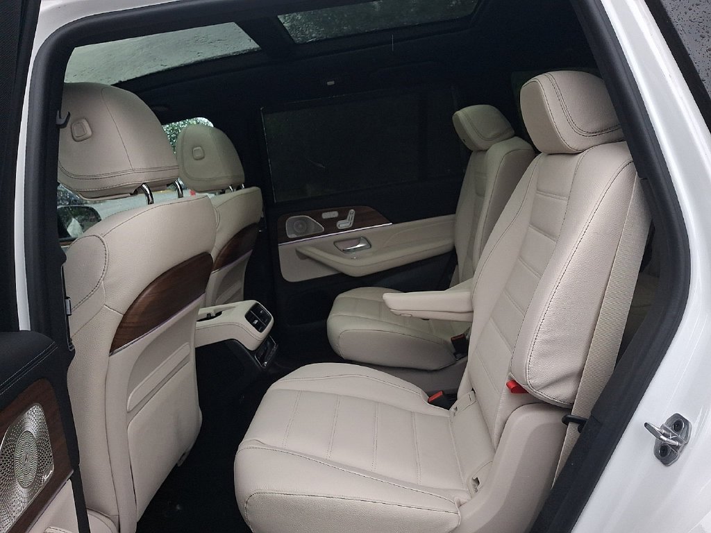 Certified Used 2024  Mercedes-Benz GLS 450 image 10
