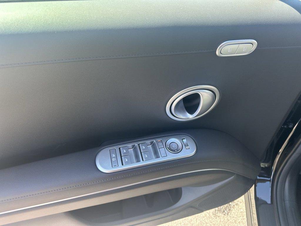New 2027 Black Hyundai Limited AWD image 19