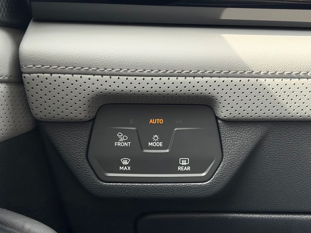 New 2026 Opal White Pearl Volkswagen 2.0T Peak Edition image 33