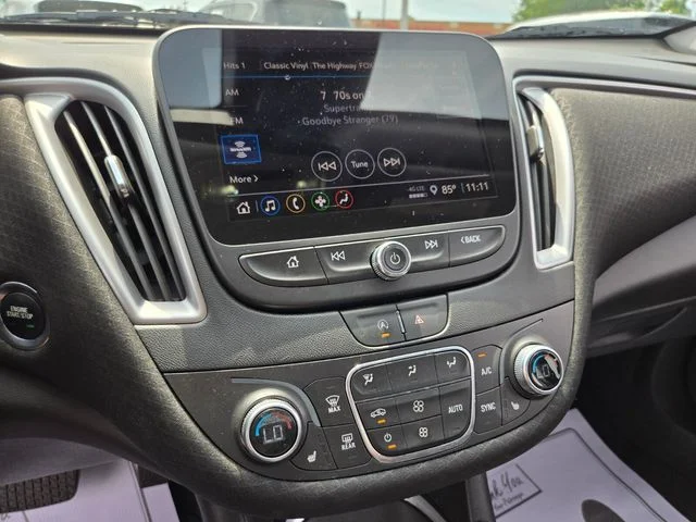 Used 2022 White Chevrolet LT image 26