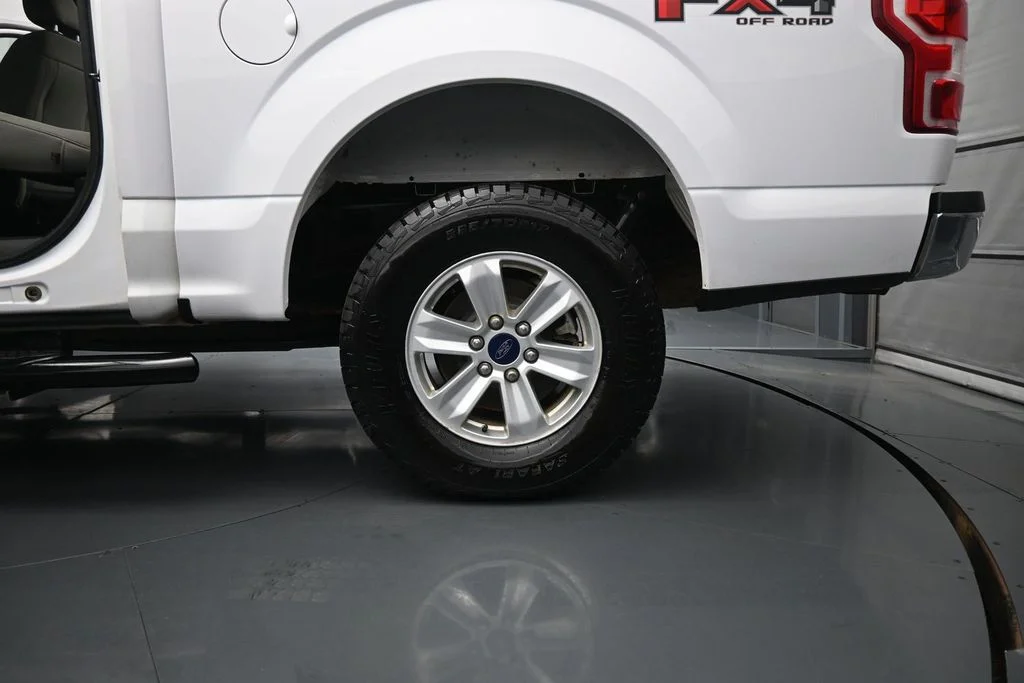 Used 2020 White Ford XL image 17