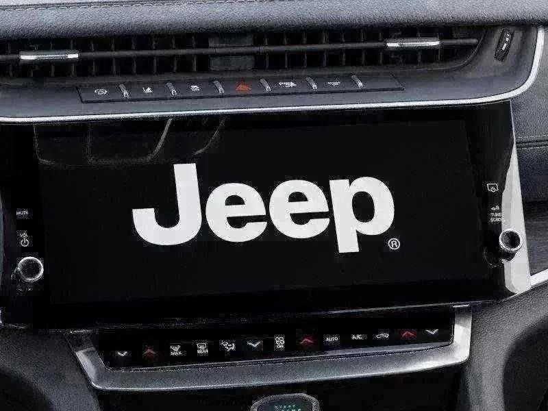 New 2026 Silver Zynith Exterior Paint Jeep Altitude image 77