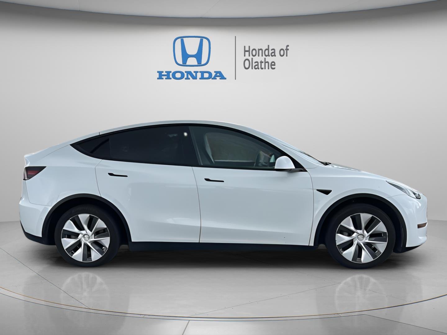 Used 2021 Tesla Model Y Long Range with VIN 5YJYGDEE4MF265621 for sale in Olathe, KS