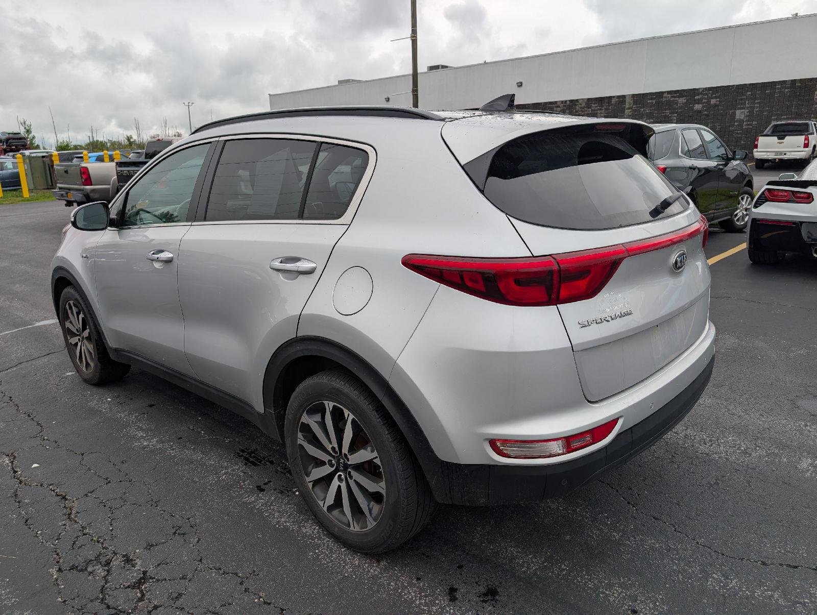 Used 2018 Sparkling Silver Kia EX image 6