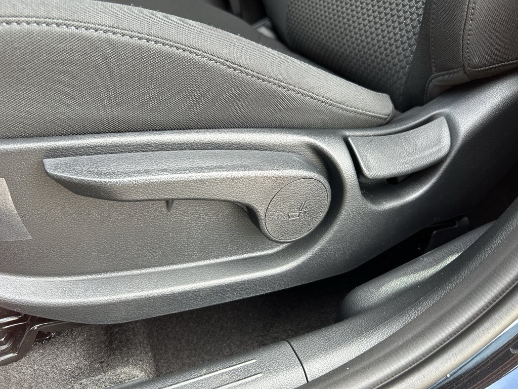 New 2026 Fusion Black Kia LX image 18