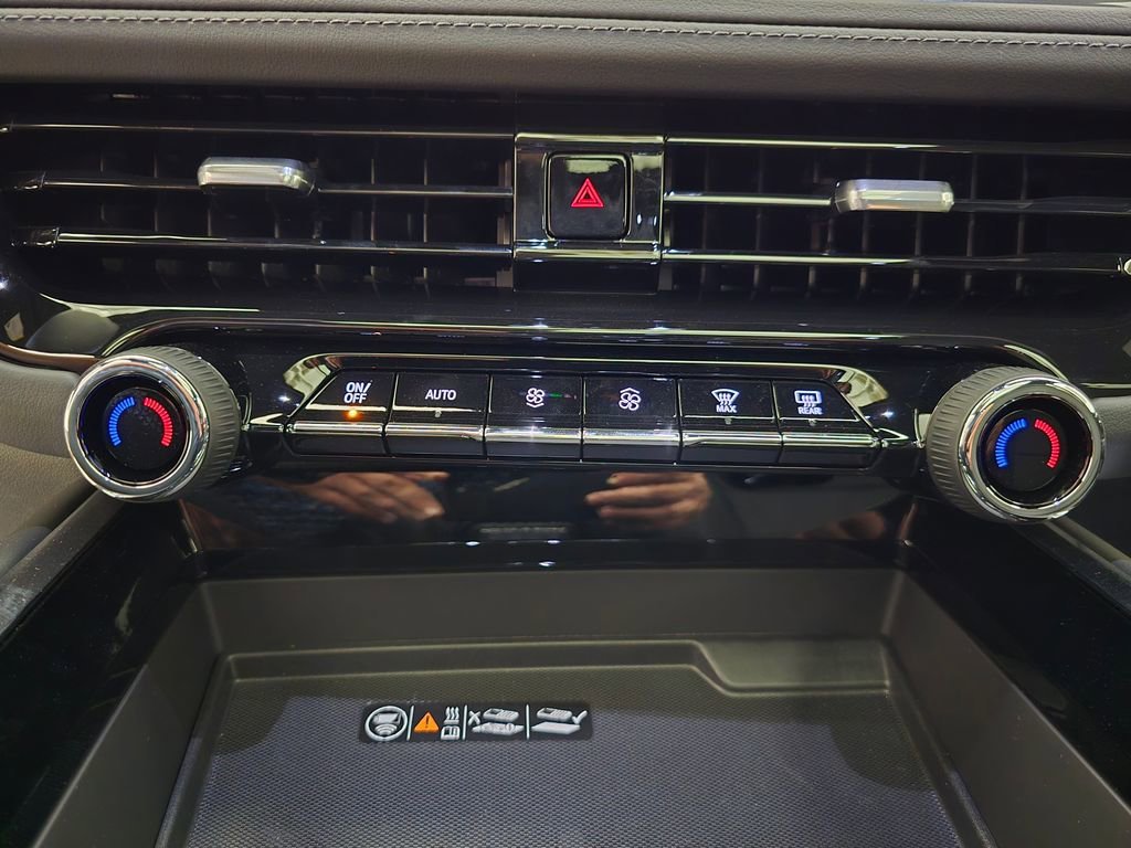 2025 Chevrolet Suburban Z71 - Photo 25