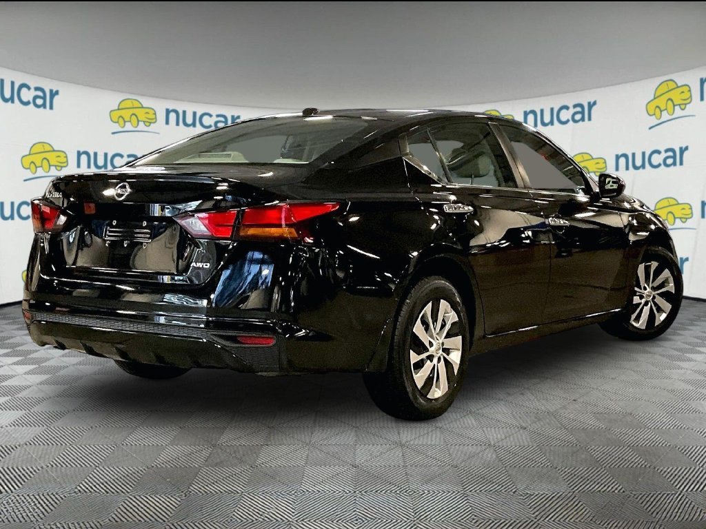 Used 2020 Black Nissan 2.5 S image 6