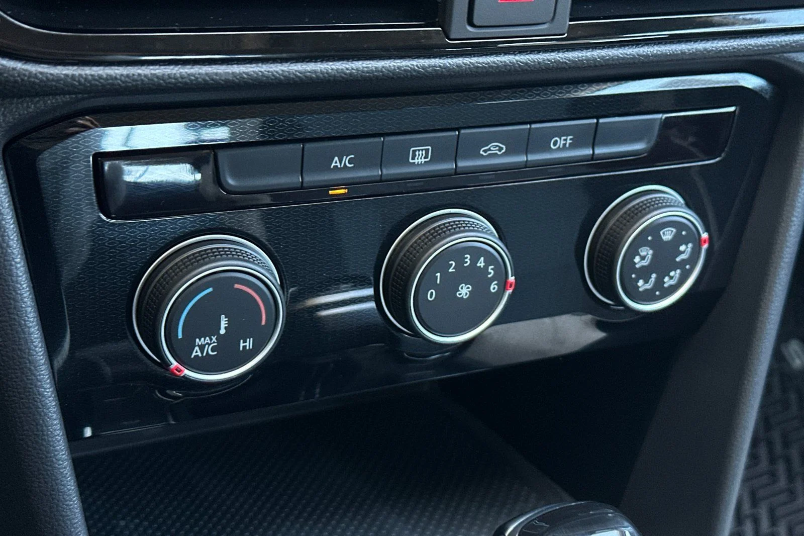 New 2026 Black Volkswagen 1.5T S image 18