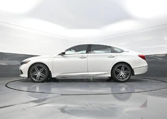 Used 2021 White Honda Touring image 34