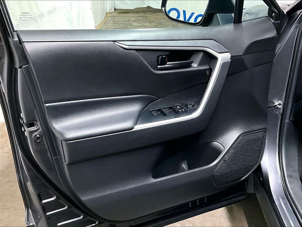 Used 2020 Gray Toyota LE image 9