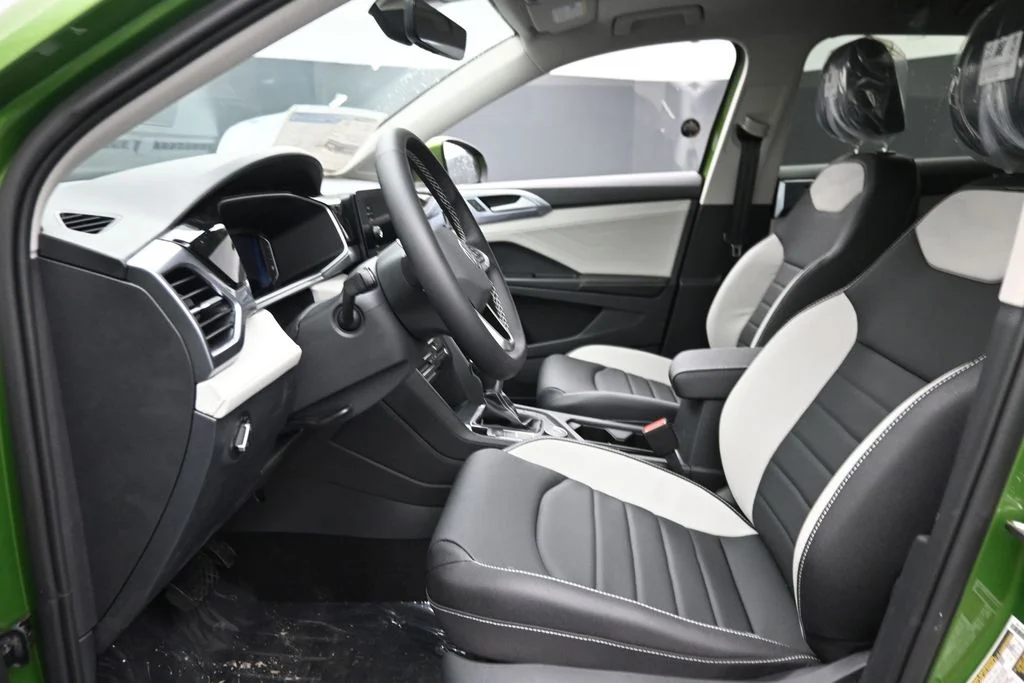 New 2026 Green Volkswagen 1.5T SEL image 13