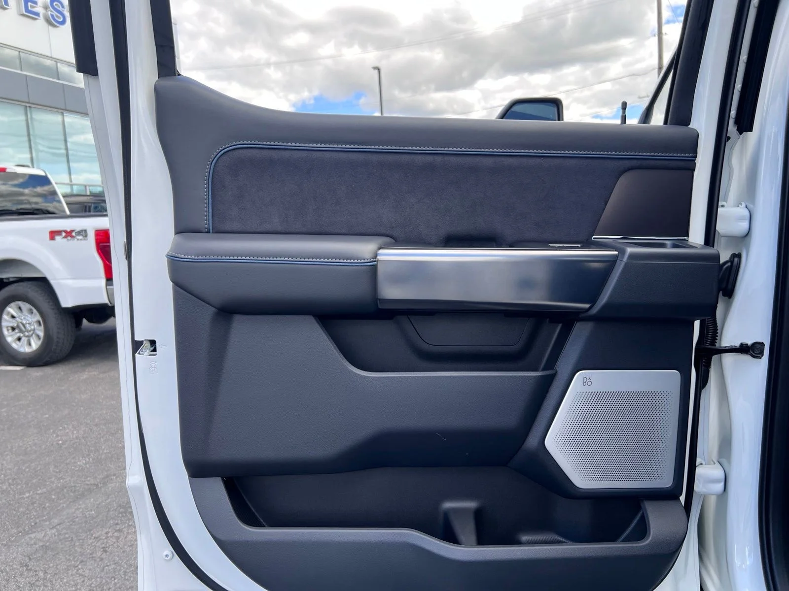 New 2026 Star White Metallic Tri-Coat Ford F-350® Platinum® image 54