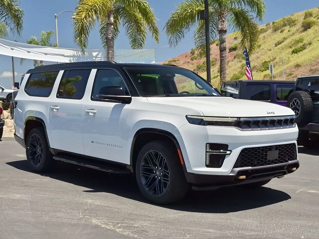 New 2026 Bright White Clear-Coat Exterior Paint Jeep 85th Anniversary Edition image 3