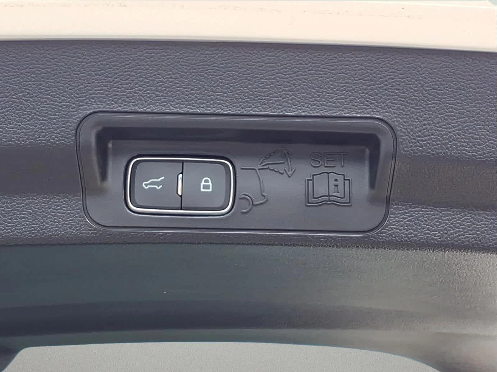 Used 2024 Star White Ford XLT image 7