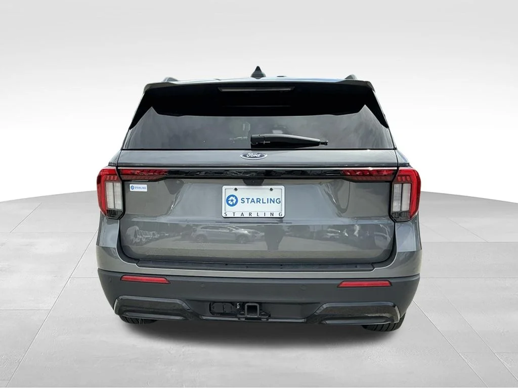 Used 2025 Gray Ford ST-Line image 5