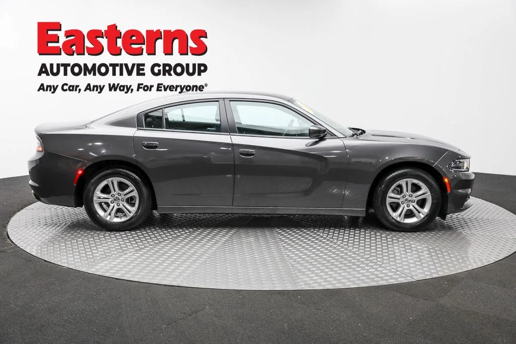 Used 2022 Gray Dodge SXT image 4