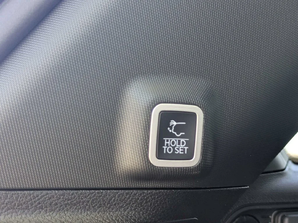 New 2027 Bright White Clear-Coat Paint Jeep  image 14