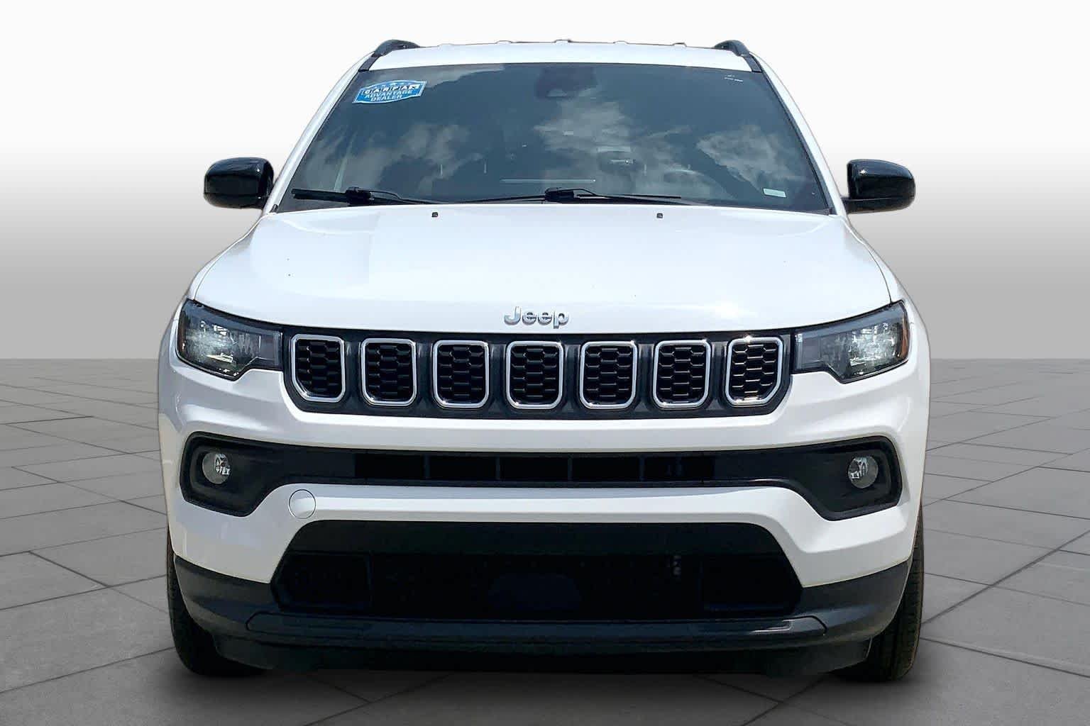 Used 2024 Bright White Clearcoat Jeep Latitude image 4