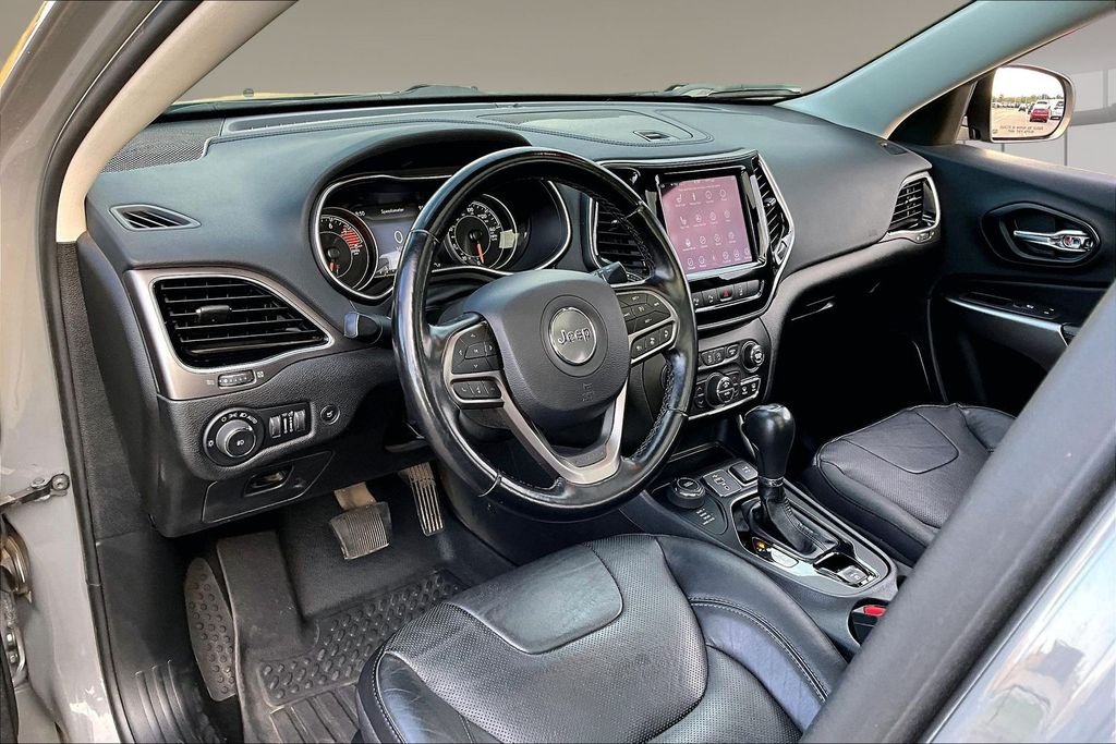 Used 2021 Gray Jeep Limited image 13