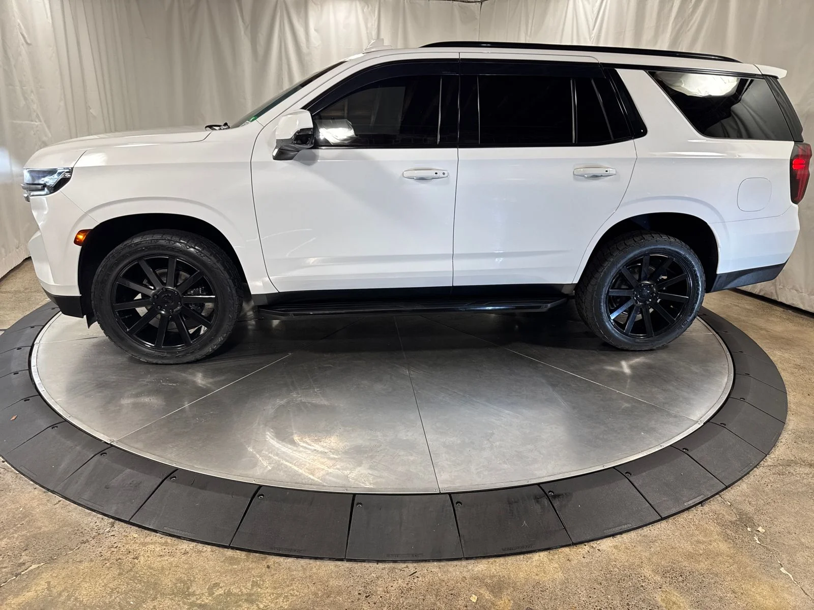 Used 2022 Summit White Chevrolet RST image 6
