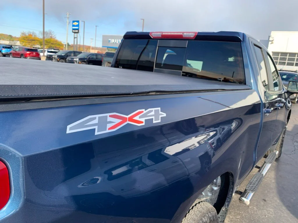 Used 2019 Blue Metallic Chevrolet LT image 5