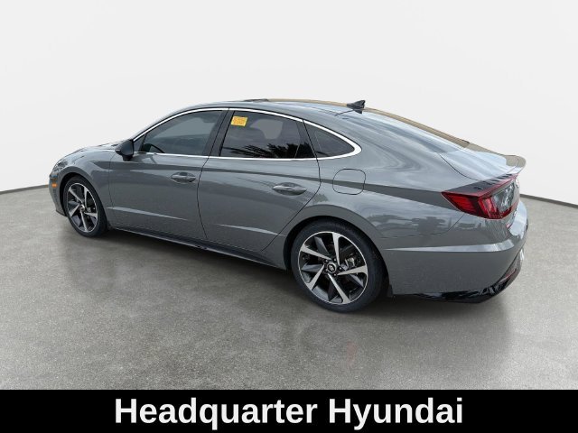 Used 2022 Gray Hyundai SEL Plus image 4
