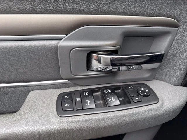 Used 2017 White Ram SLT image 9