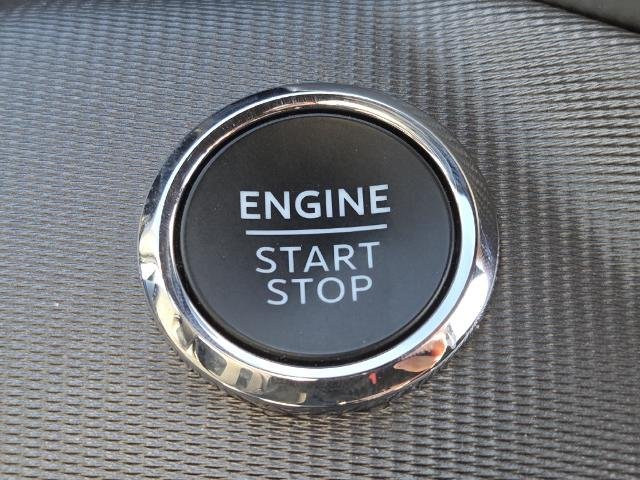 Used 2025 Black Metallic Ford  image 39