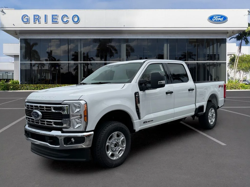 New 2026 Oxford White Ford F-250® XLT image 3