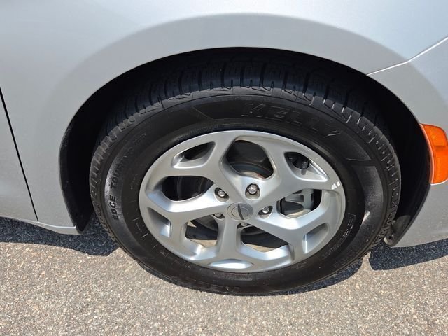 Used 2024 Silver Chrysler Limited image 16