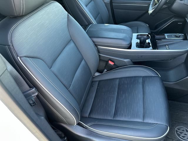 Used 2025 White Frost Tricoat Buick Sport Touring image 28