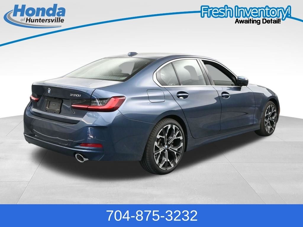 2025 BMW 3 Series 330i - Photo 8