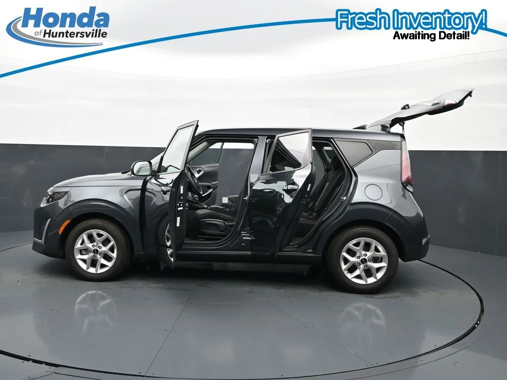 2025 Kia Soul LX - Photo 42
