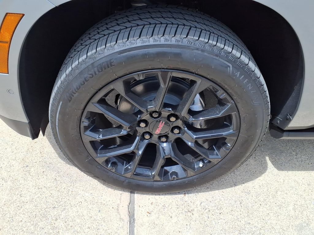 2026 GMC Yukon XL Denali - Photo 9