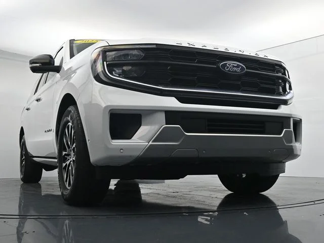 Used 2025 White Ford Platinum image 37