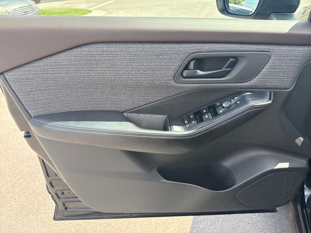 Used 2021 Black Nissan S image 12