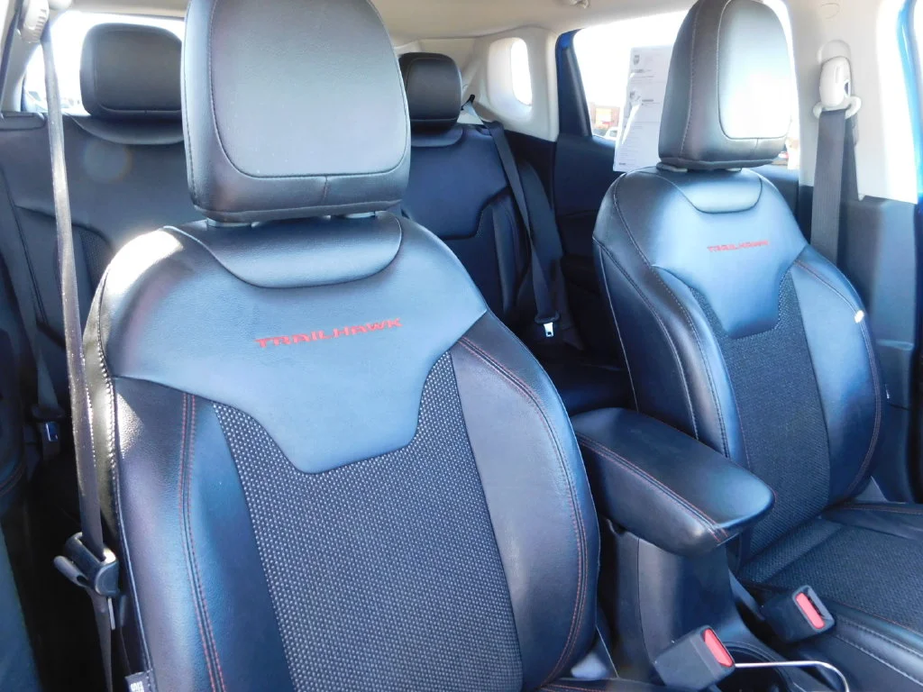 Used 2018 Blue Jeep Trailhawk image 18