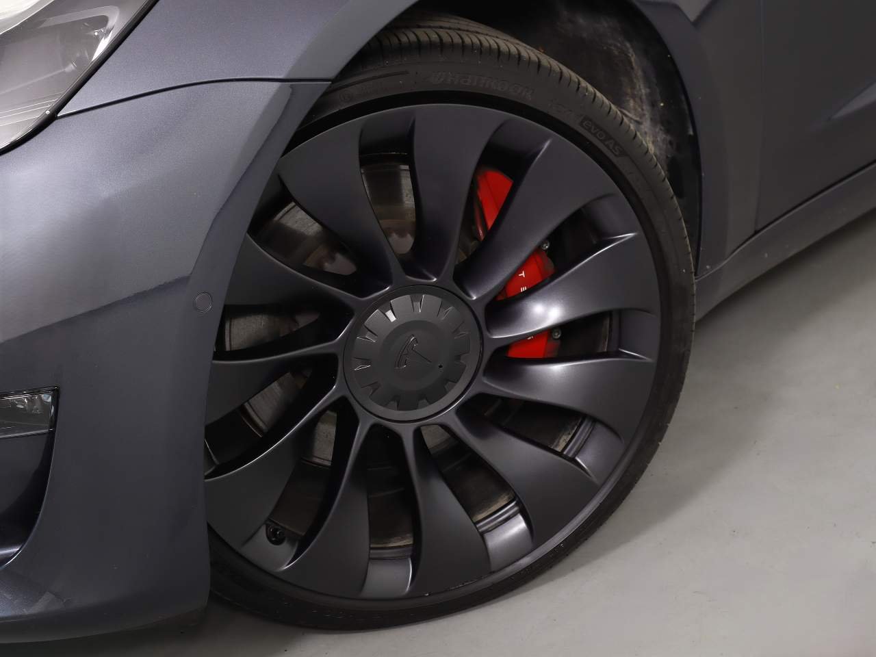 Used 2022 Blue Tesla Performance image 8