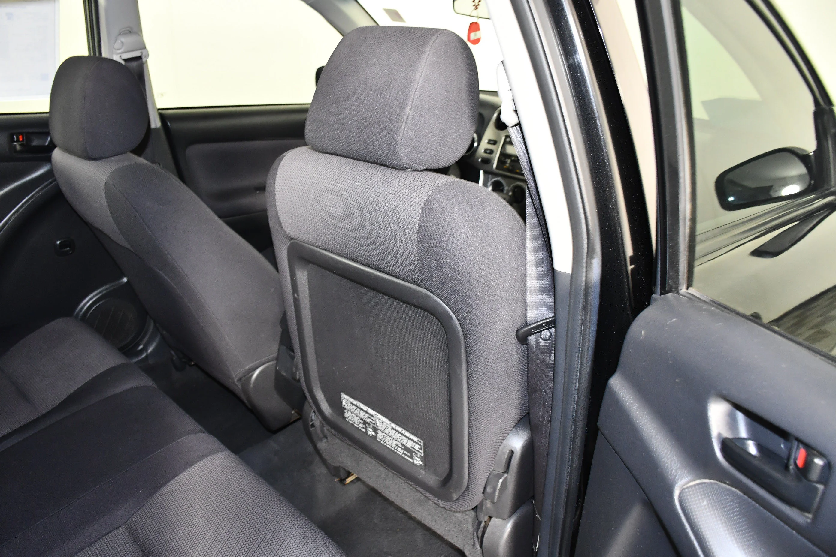 Used 2005 Abyss Black Pontiac Base image 38