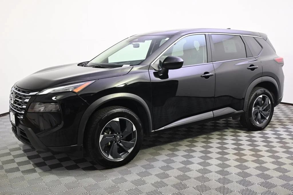 Used 2025 Nissan Rogue SV with VIN 5N1BT3BB3SC841632 for sale in Minneapolis, Minnesota